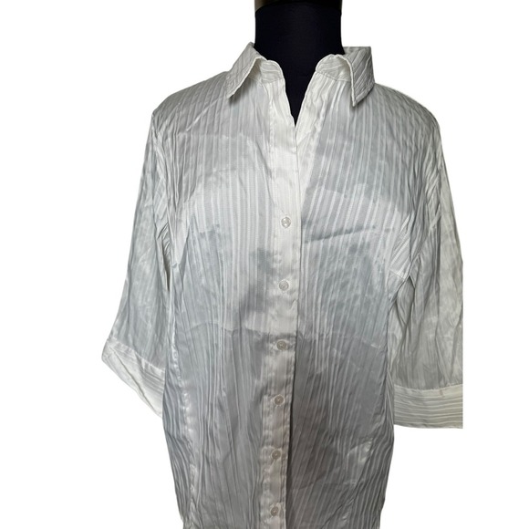 Roz & Ali White Button Down Blouse Top Plus Size 3XL textured Length 29" - Picture 2 of 11
